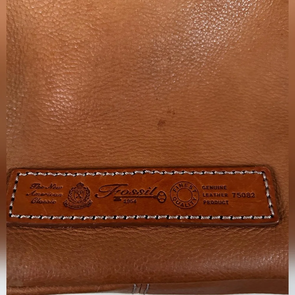 Fossil Brown Leather Shoulder Bag - Picture 2 of 5